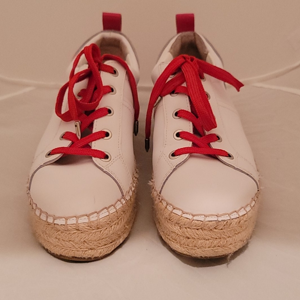 Sam Edelman sneaker